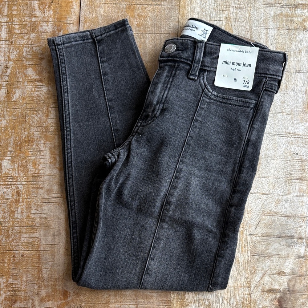 NWT Abercrombie Kids Mini Mom Jeans size 7/8 long